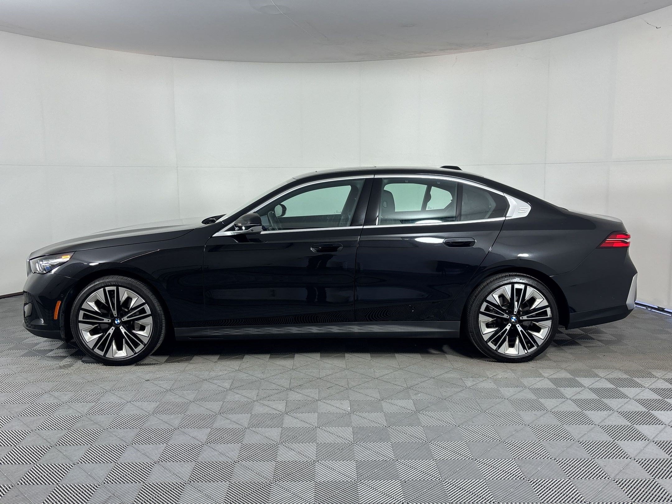 bmw 5 series 2026 WBA43FJ02TCV53193 image bmw 5 series 2026 WBA43FJ02TCV53193 image